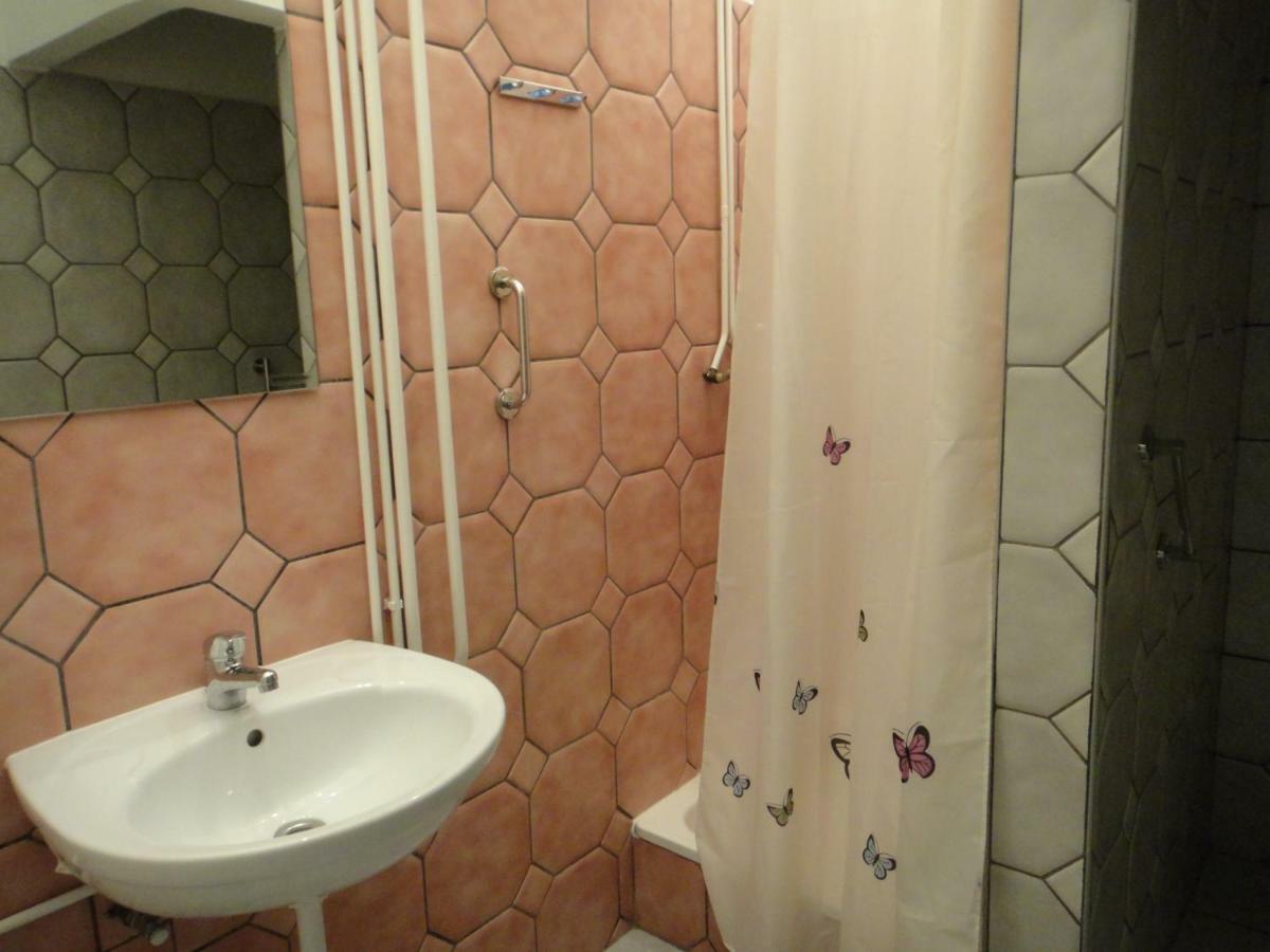Apartamento Liliom Szeged Exterior foto